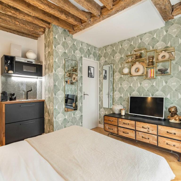 Historical apartment in the heart of Paris -7 - Studio - 3