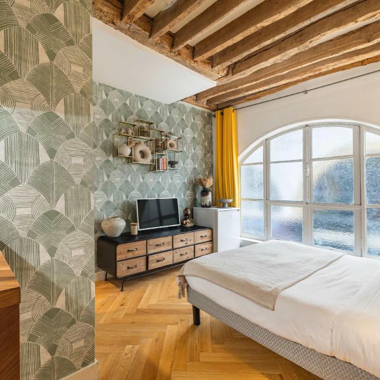 Historical apartment in the heart of Paris -7 - Studio - 5