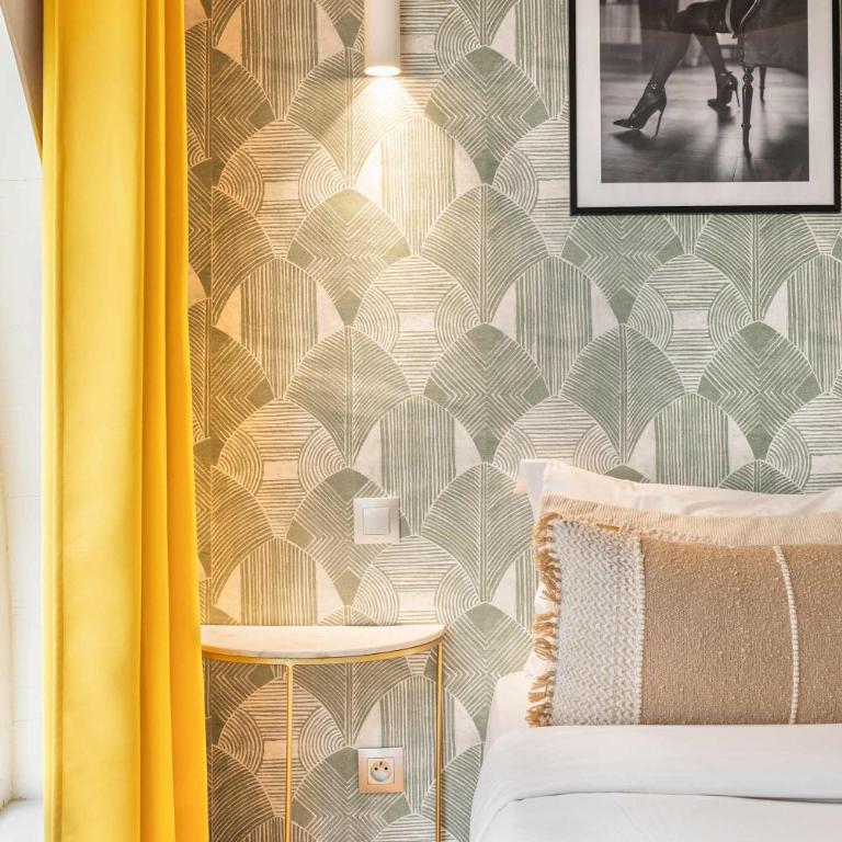 Historical apartment in the heart of Paris -7 - Studio - 7