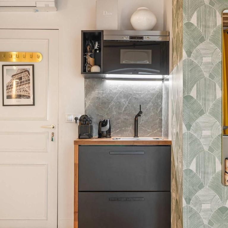 Historical apartment in the heart of Paris -7 - Studio - 12