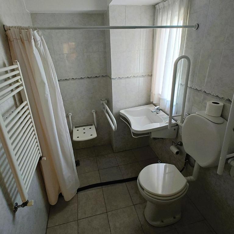 Hotel El Cortijo - Habitación con 2 camas grandes - Adaptada para personas con discapacidad - 8