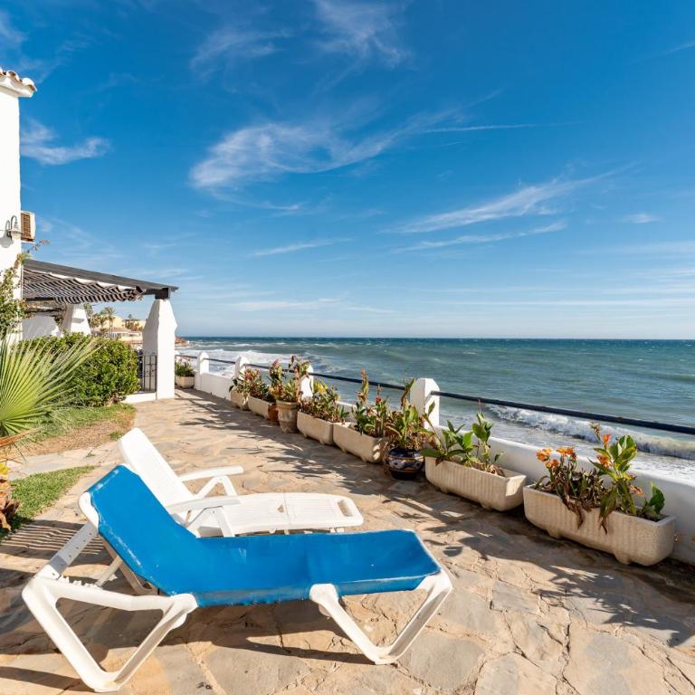 Calahonda Beach - Beachfront 2 Bedroom House Beautifully revovated - Casa de 2 dormitorios - 2
