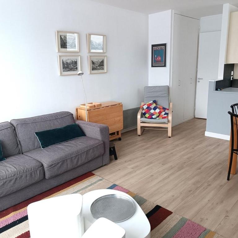 Appartement 2 Pièces avec Balcon, Proche Pistes - FR-1-687-56 - Appartement - 3