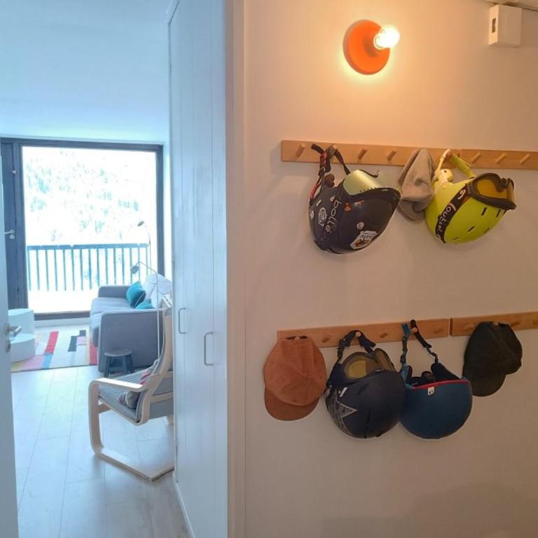 Appartement 2 Pièces avec Balcon, Proche Pistes - FR-1-687-56 - Appartement - 4