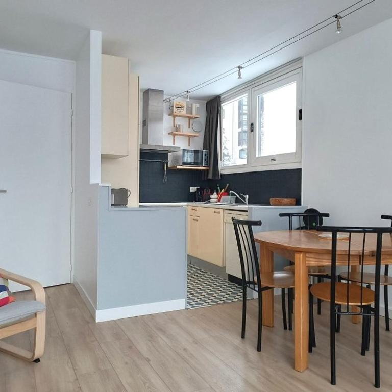 Appartement 2 Pièces avec Balcon, Proche Pistes - FR-1-687-56 - Appartement - 5