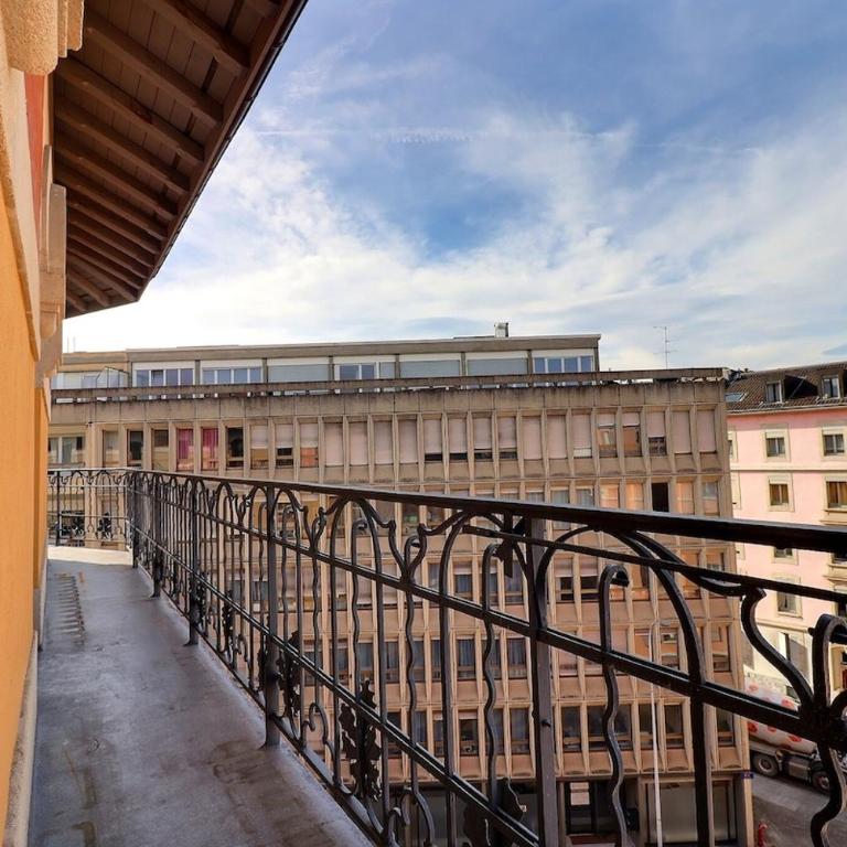P&R - Confort retro, 1 bdr, in Plainpalais - Appartement 1 Chambre - 3