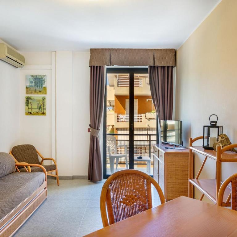 Charming Rina Sea Apartments 1 Bedroom Central Air-Con WiFi sleeps 4 persons - Appartement - 6