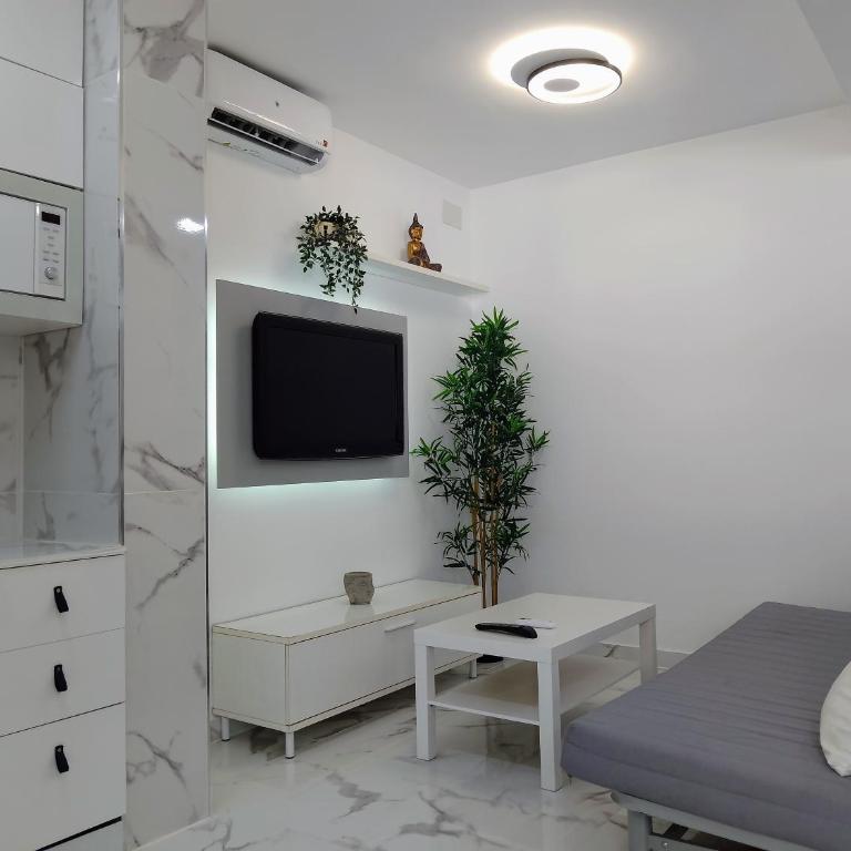 Modern studio in downtown Torremolinos, close to the beach - Apartamento de 1 dormitorio - 11