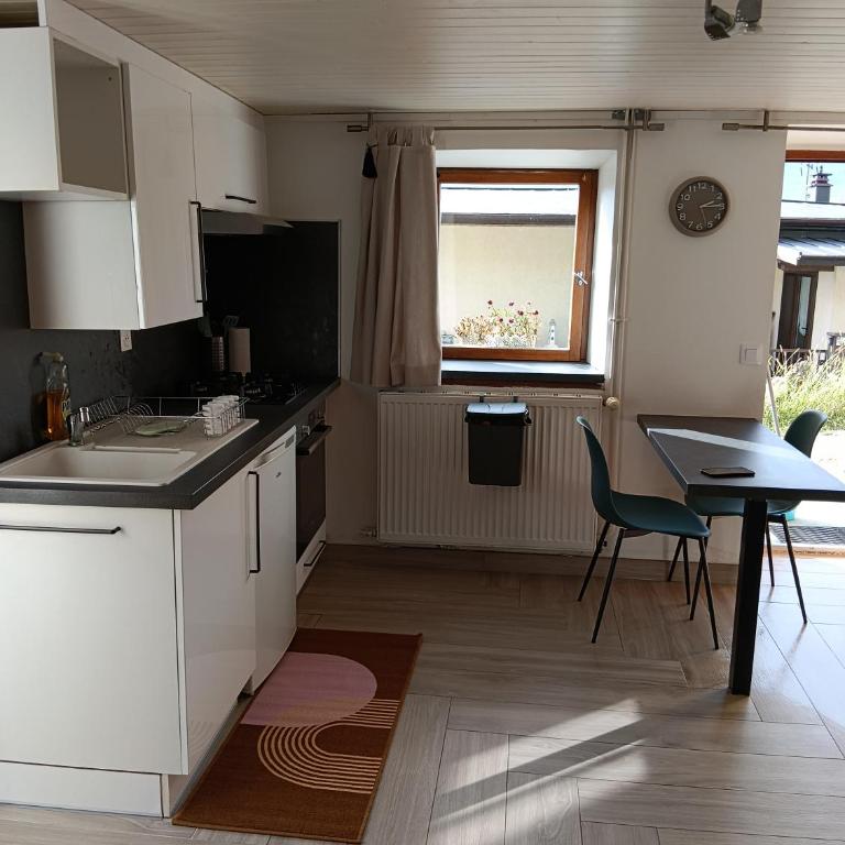 Studio 4 personnes avec terrasse privée à Voglans - Appartement 1 Chambre - 6