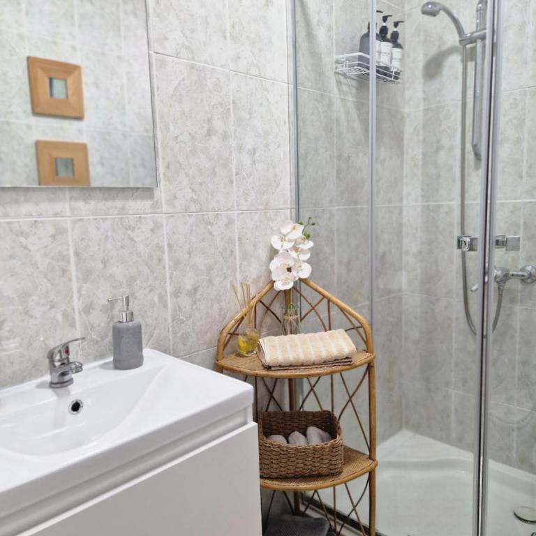 Las naranjas de reina mercedes aparcamiento en la misma puerta - Apartamento de 2 dormitorios - 5