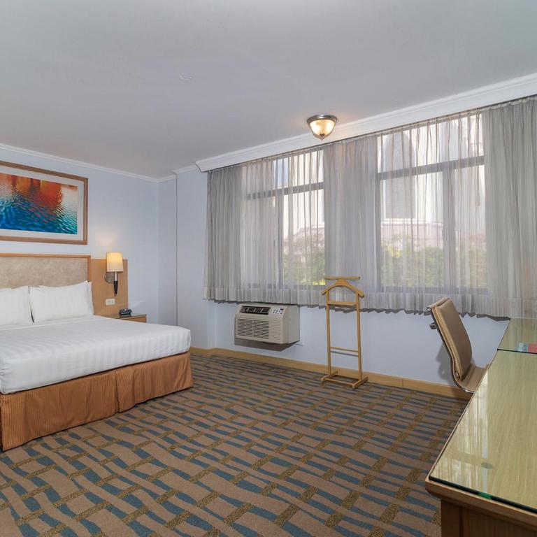 Grand Hotel Guayaquil, an Ascend Collection Hotel - Deluxe King Room - Non-Smoking - 2