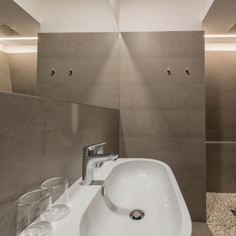 Hotel Metropole Suisse - Superior Double or Twin Room with Front Lake View - 7