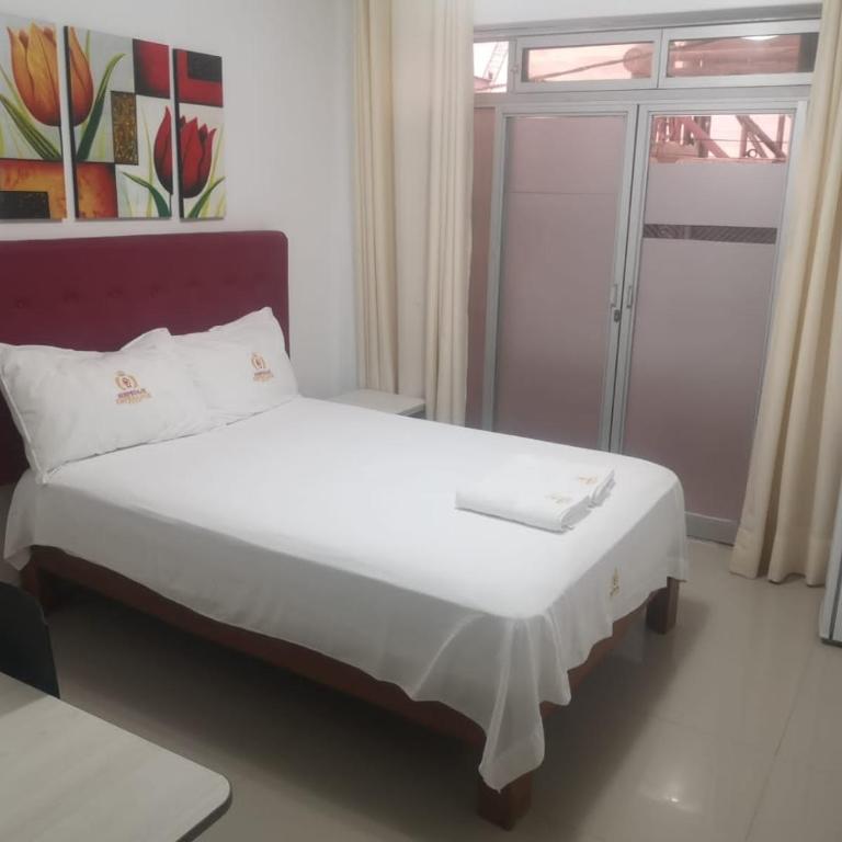 Hospedaje El Emperador Talara - Suite con balcón - 3