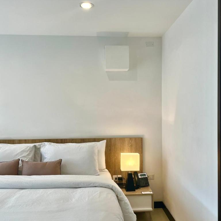 Hotel Rioverde-Suite localizada a 5 minutos del aeropuerto Internacional - Apartamento con vistas al jardín - 5