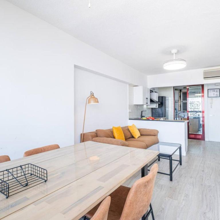 Levante Sky Views - Modern 9th Floor near Beach - One-Bedroom Apartment - 9