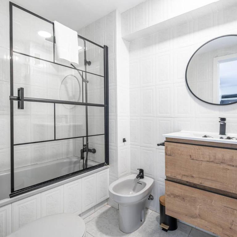 Levante Sky Views - Modern 9th Floor near Beach - One-Bedroom Apartment - 18