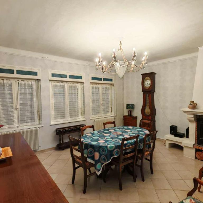 NEW VILLA GLYCINES indépendante 2 chambres jardin clos bien situé - Casa con 2 Camere da Letto - 24