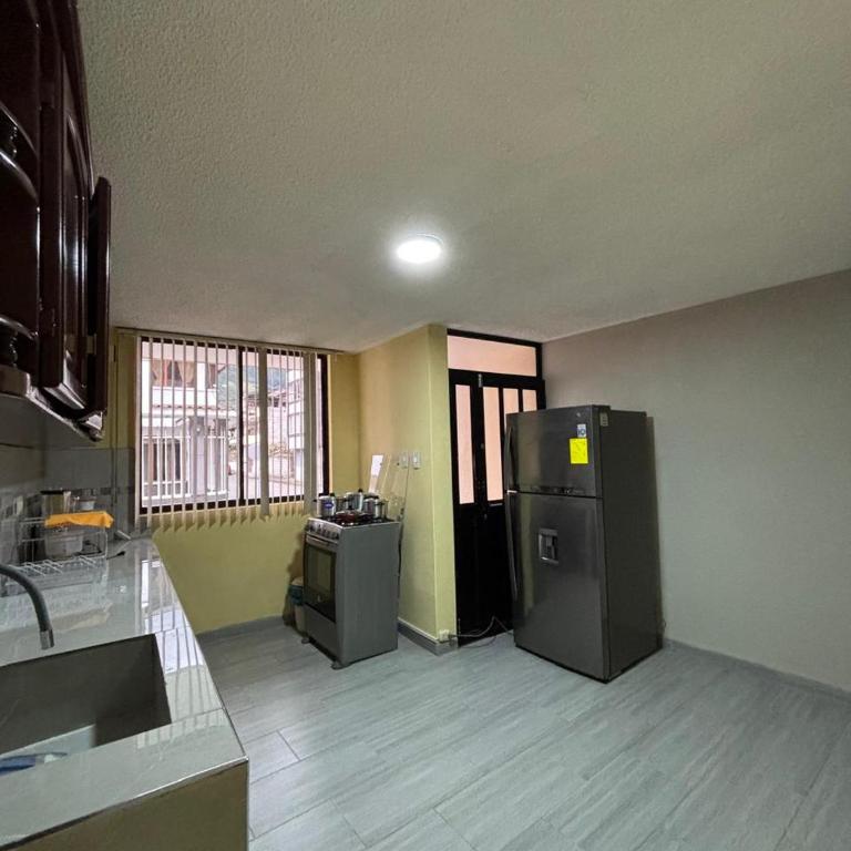 Jacquelins house - Four-Bedroom House - 10