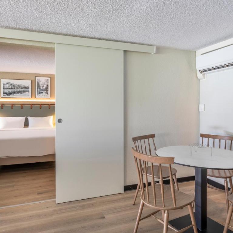 Campanile NATURE - Marseille Saint-Antoine - Chambre Supérieure - 1 Lit King-Size et 1 Canapé-Lit Double - 7