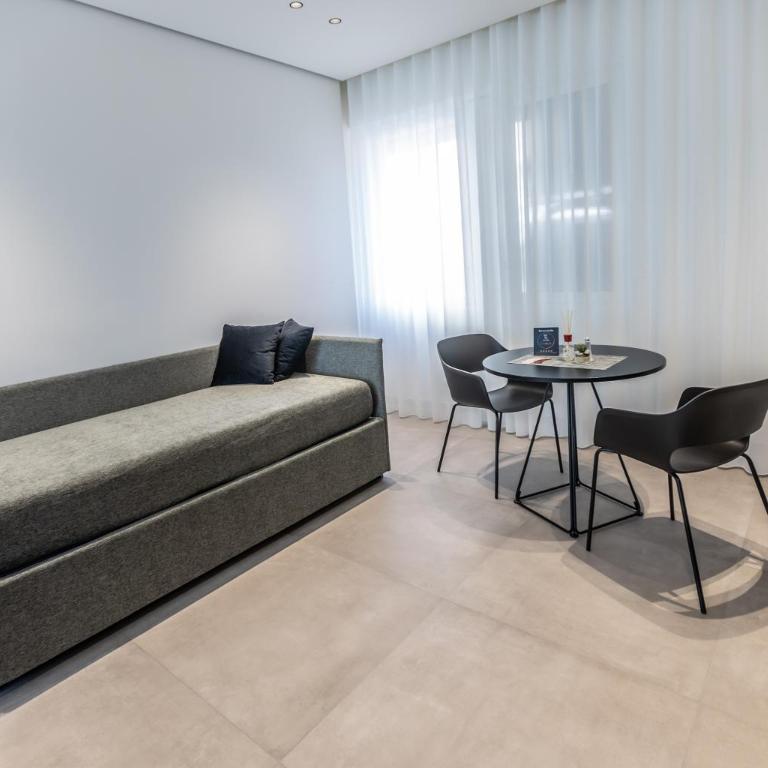 Corso Sicilia Apartments - King Room - 12