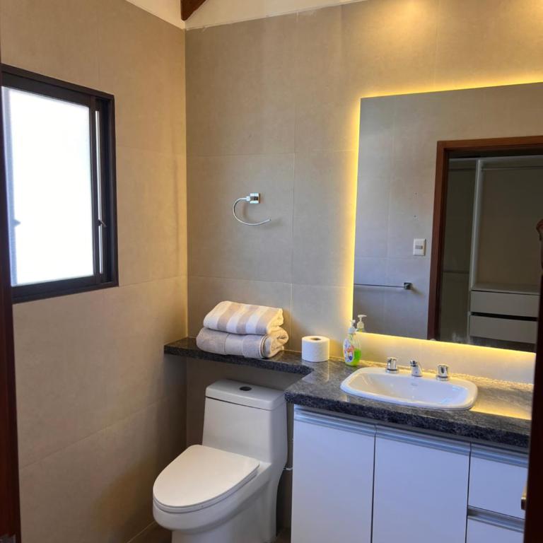 Departamento cómodo cerca al centro de la ciudad - Apartamento de 3 dormitorios - 9