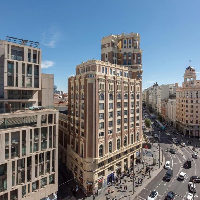 Aloft by Marriott Madrid Gran Via - Habitación Aloft con cama grande y vistas a la Gran Vía - 3