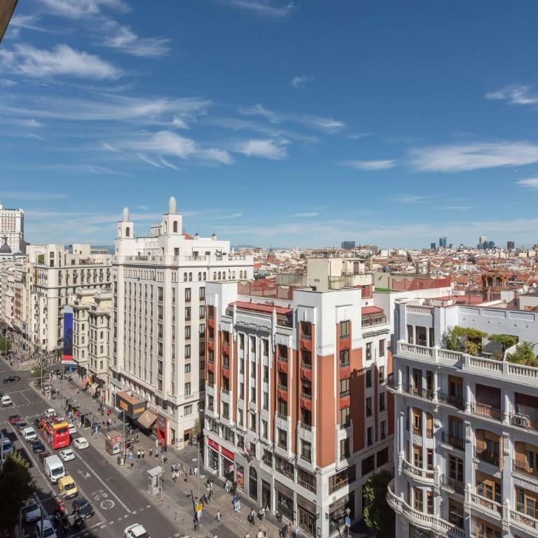Aloft by Marriott Madrid Gran Via - Habitación Aloft con cama grande y vistas a la Gran Vía - 4