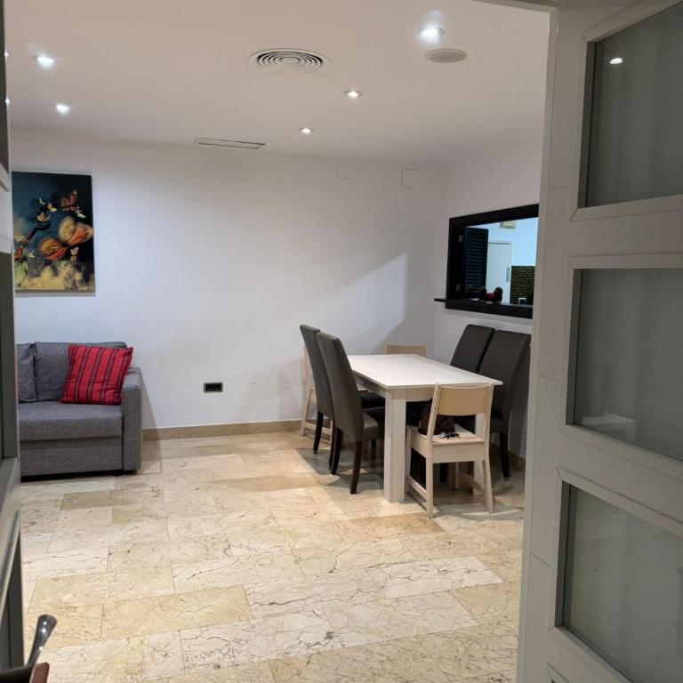 Apartamento dentro de Puerto Banus - Two-Bedroom Apartment - 6