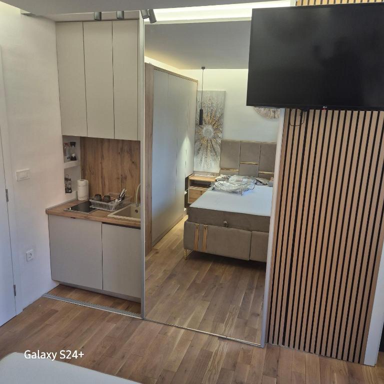 Apartman PLATINUM - Studio Apartment with King Bed - 2