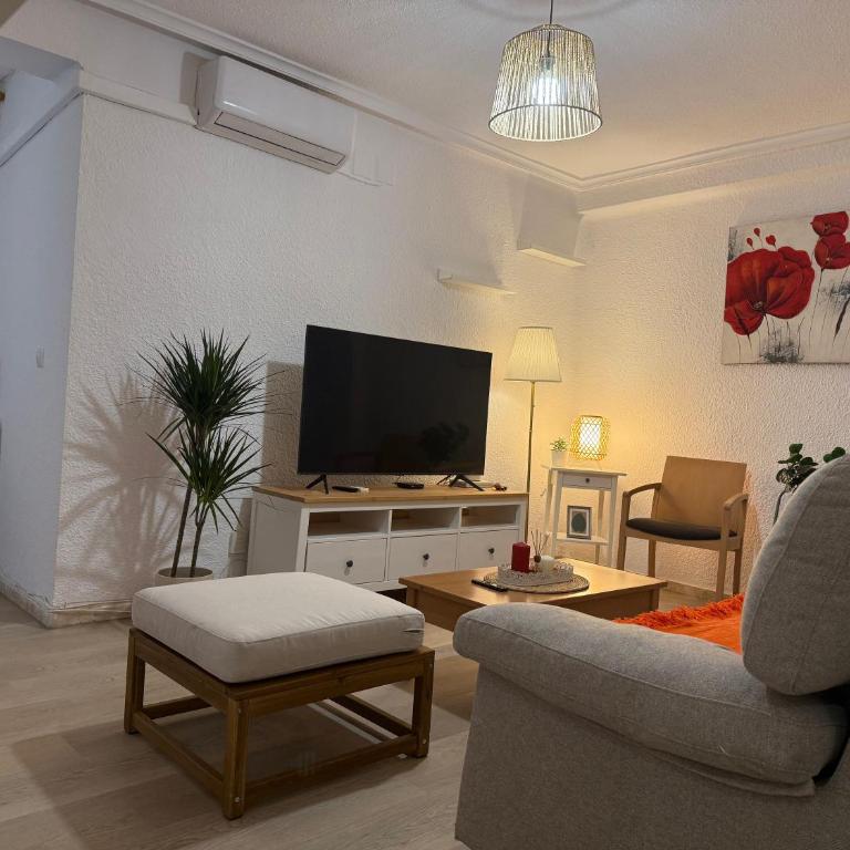 Precioso piso acerca de Estación Joaquín Sorolla - Three-Bedroom Apartment - 1