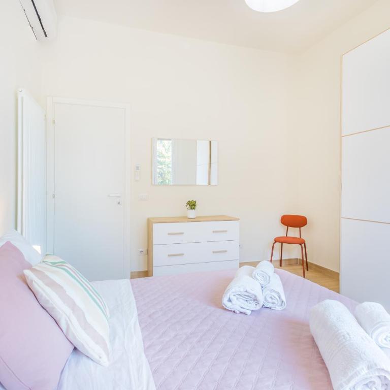 Mutina LuxLife Home close to Center - Free Parking - Appartamento con 3 Camere da Letto - 2