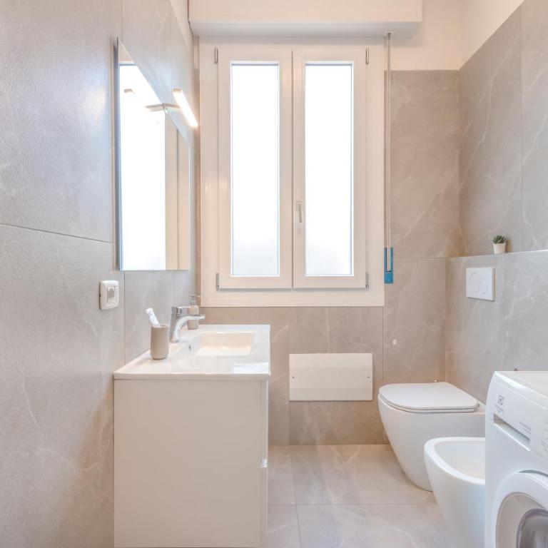 Mutina LuxLife Home close to Center - Free Parking - Appartamento con 3 Camere da Letto - 22