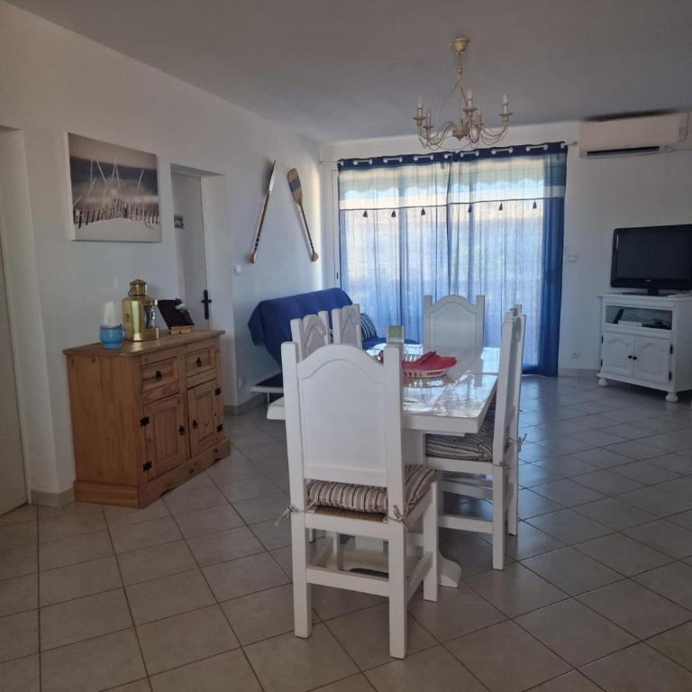 MAGNIFIQUE T3 à deux pas de la plage avec terrasse vue mer - Appartement 2 Chambres - 9