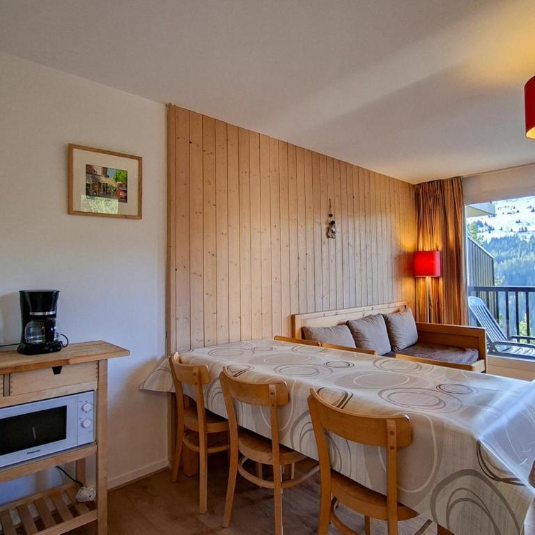 Appartement spacieux avec balcon, animaux admis, centre station et parking en option - Appartement 2 Chambres - 10