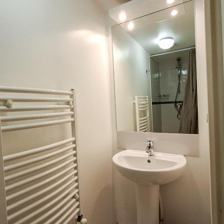 Appartement spacieux avec balcon, animaux admis, centre station et parking en option - Appartement 2 Chambres - 18