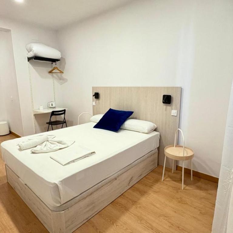 Good Stay Rooms - Standard Double Room with Shared Bathroom - 6