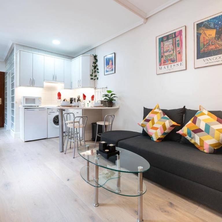 Chic Madrid Studio - Art and Soul in the Prado - Studio Apartment - 3