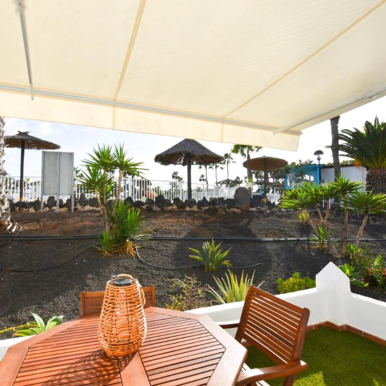 Book Jet - OASIS CORRALEJO Apartments Pool & WIFI - Apartamento de 1 dormitorio con vistas a la piscina - 2