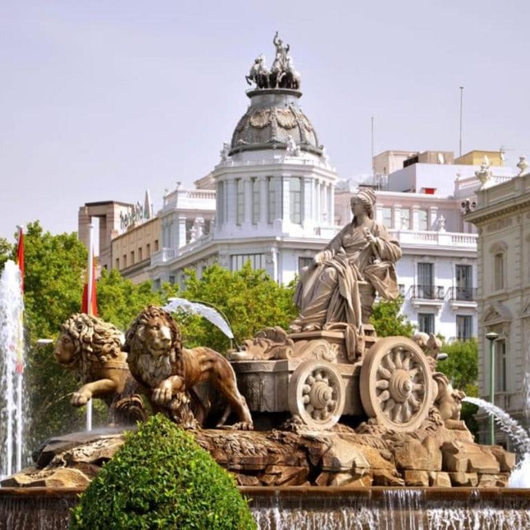 Chic Madrid Studio - Art and Soul in the Prado - Studio Apartment - 15