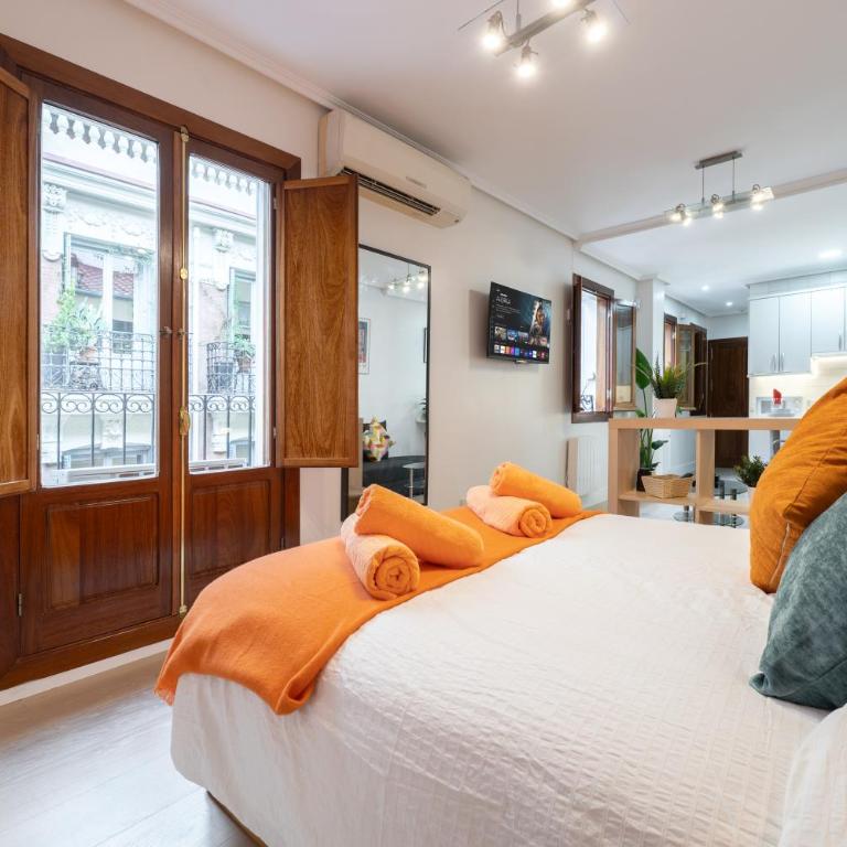 Chic Madrid Studio - Art and Soul in the Prado - Studio Apartment - 18