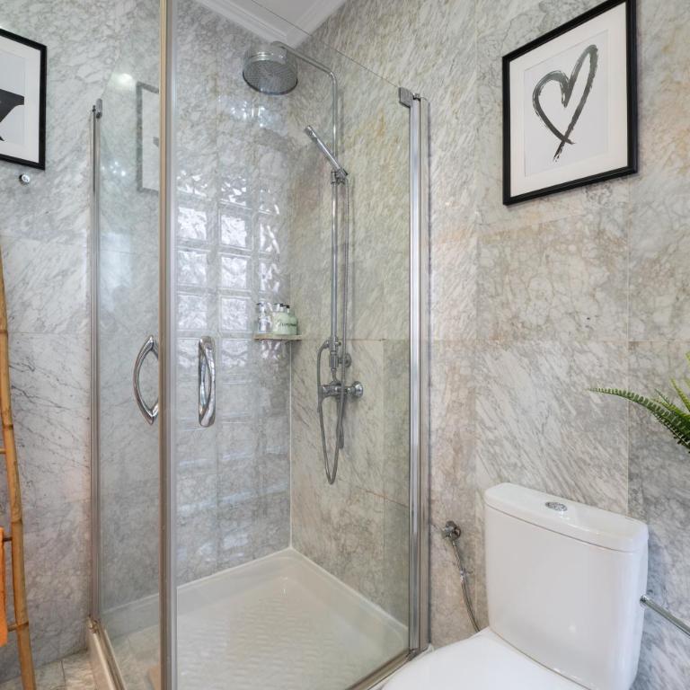 Chic Madrid Studio - Art and Soul in the Prado - Studio Apartment - 22