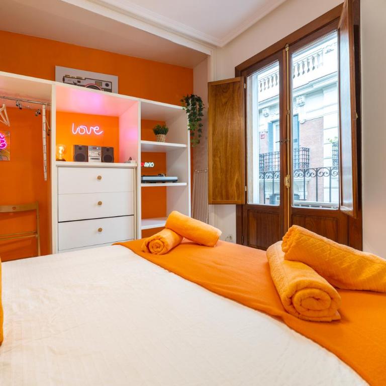 Chic Madrid Studio - Art and Soul in the Prado - Studio Apartment - 25