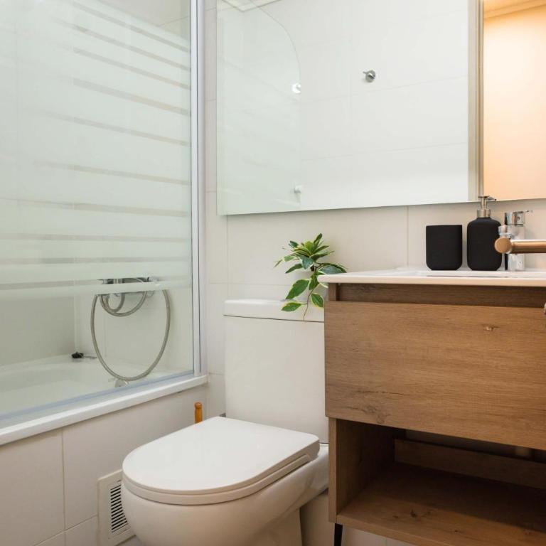 Chic 2BR Oasis Retreat in Vibrant Nunoa - Apartment - 26