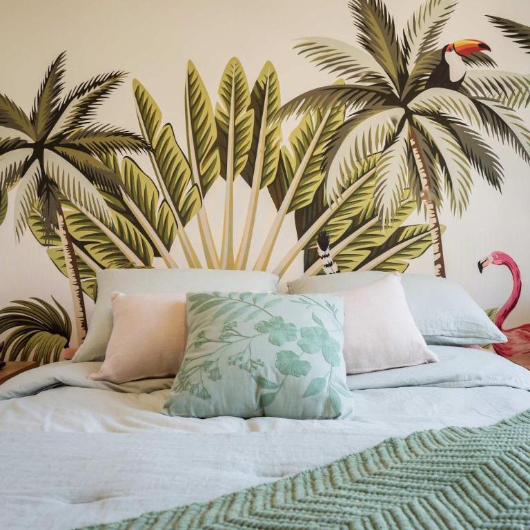 Chic 2BR Oasis Retreat in Vibrant Nunoa - Apartment - 7