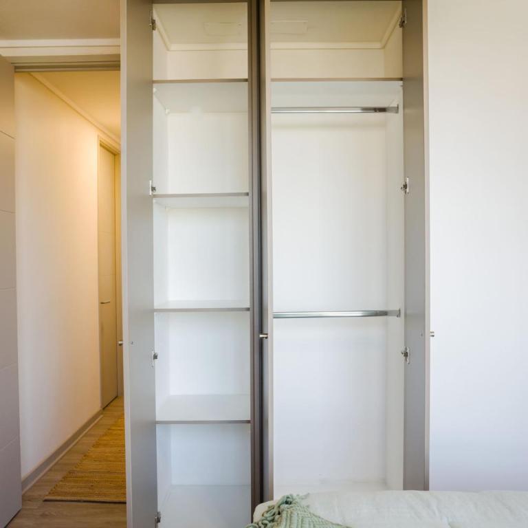 Chic 2BR Oasis Retreat in Vibrant Nunoa - Apartment - 12