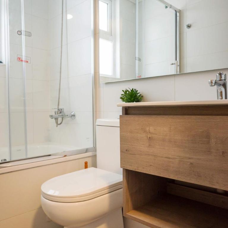 Chic 2BR Oasis Retreat in Vibrant Nunoa - Apartment - 27