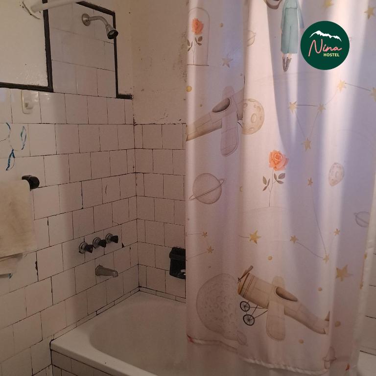 Nina Hostel - Cama en habitación compartida de 8 camas - 8