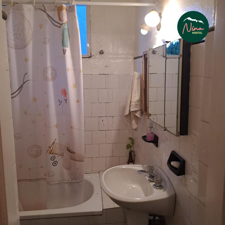 Nina Hostel - Cama en habitación compartida de 8 camas - 9