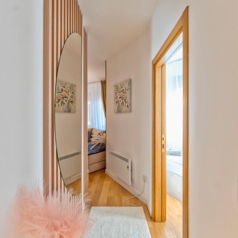 Mount Inn Rose - Two-Bedroom Deluxe Apartment - 2