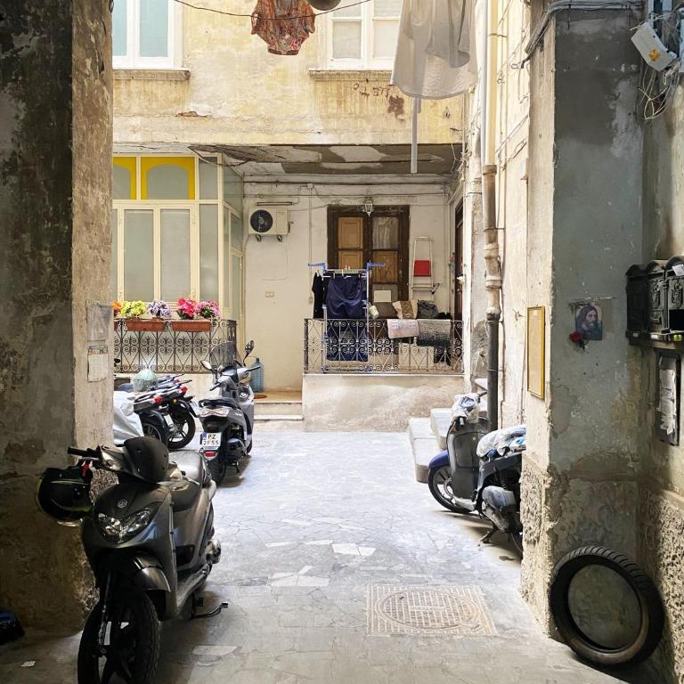 Vecchia Napoli Pignasecca - Appartamento con 2 Camere da Letto - 71